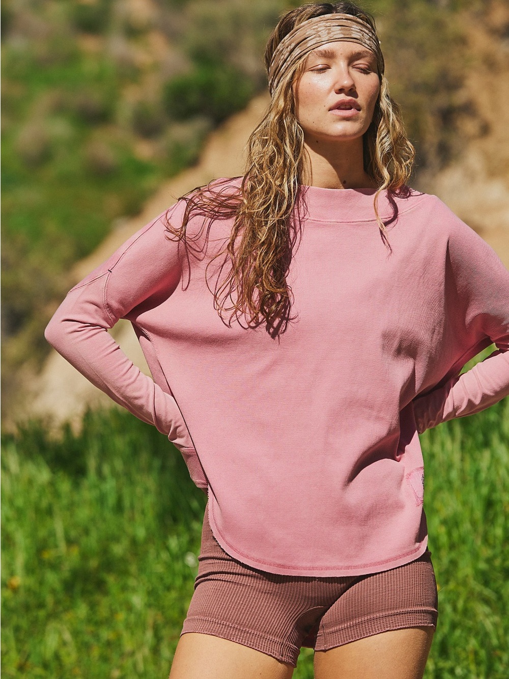 Relaxed Long-Sleeve Women's Top in Dusty Pink